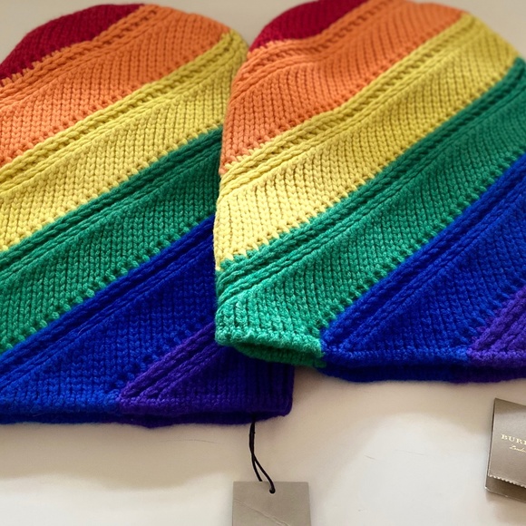 NEW Burberry Rainbow Wool & Cashmere Knit Beanie - Picture 3 of 3